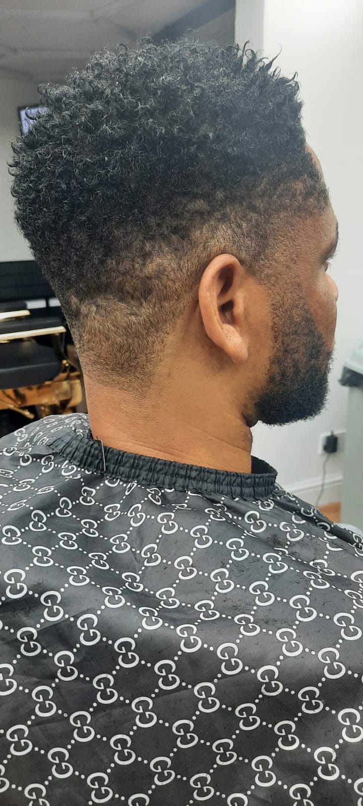 Precision skin fade and razor edge
